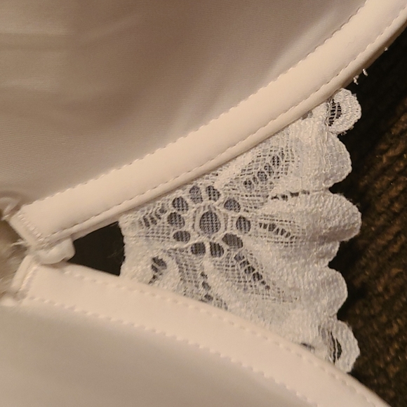 Bra - Picture 2 of 4